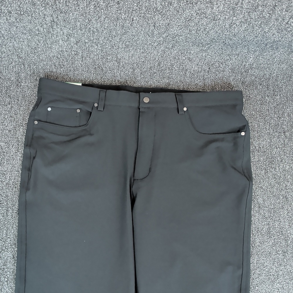 Greg Norman Mens Golf Pants 38x32 Gray Performance Stretch 5-Pocket NEW - Picture 2 of 6